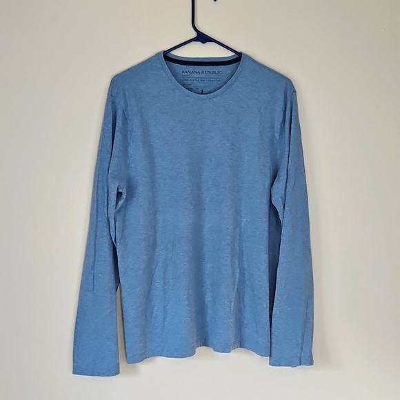 Banana Republic Men's Blue Chambray  Long-Sleeve Soft-Wash Tee Size LARGE - Picture 1 of 4